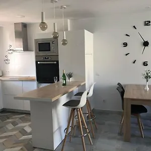 Encantador Residencial Con Piscina Apartment